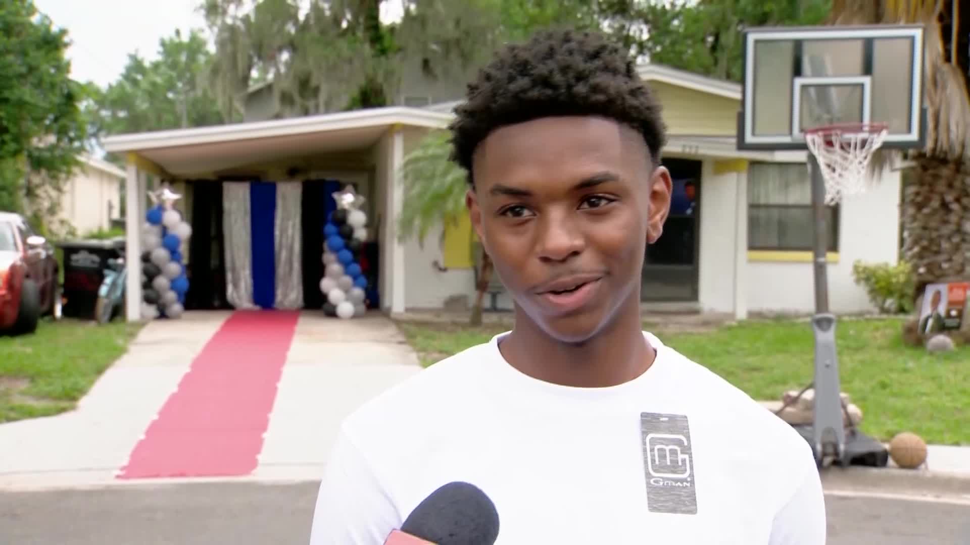 Kentrell Graham Florida high school senior takes mom to prom – WFLA