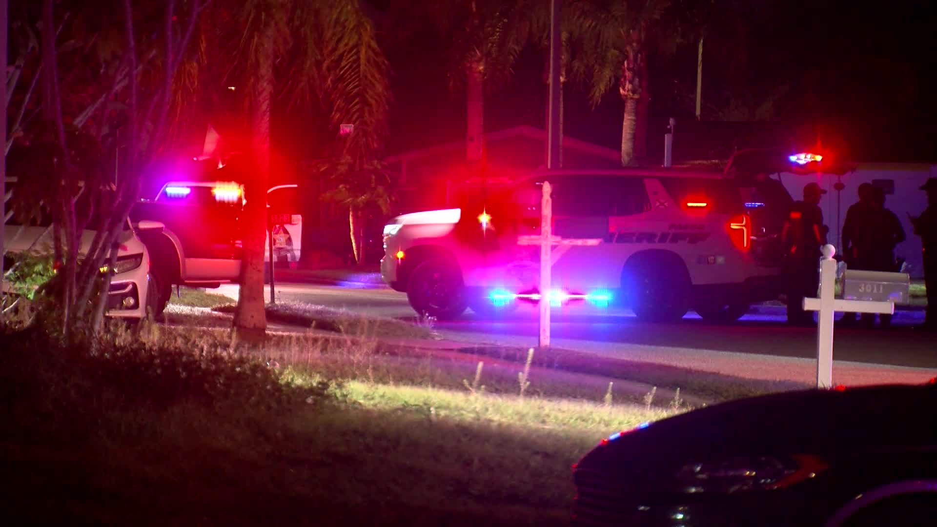 Shooting at Pasco home leaves 1 injured, while suspect remains at large ...