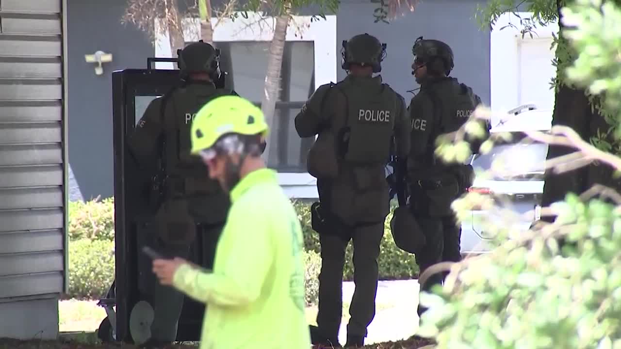 SWAT team responds to reports of armed person in Pinellas Park – WFLA