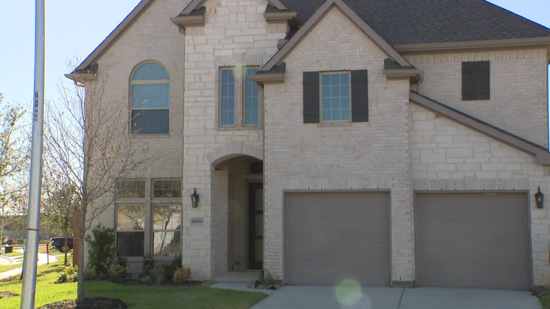 Bruised Malnourished Twins Break Free From Handcuffs Escape Texas ‘house Of Horrors ’ Police