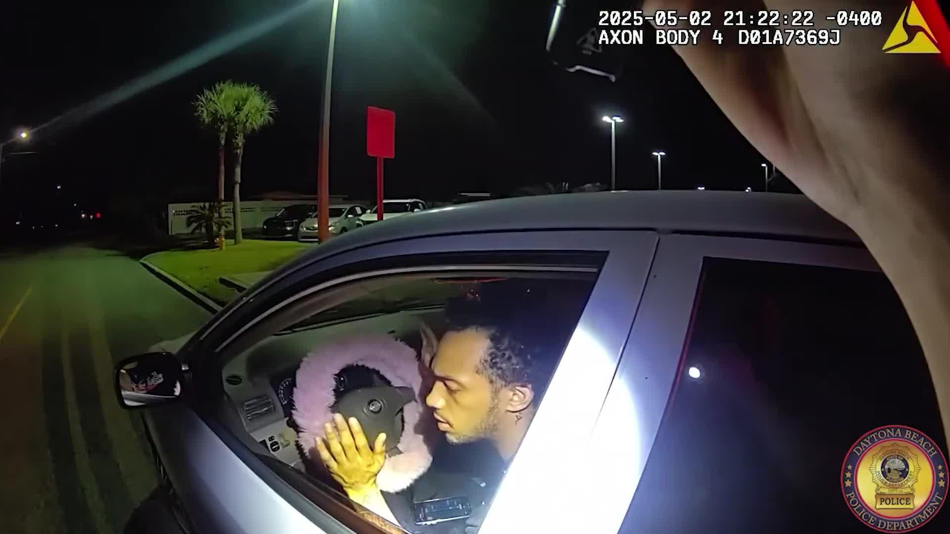 Suspect takes police on foot chase after traffic stop – WFLA