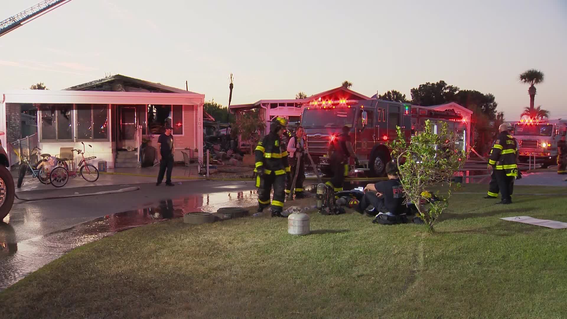 Polk County 2-alarm mobile home fire – WFLA