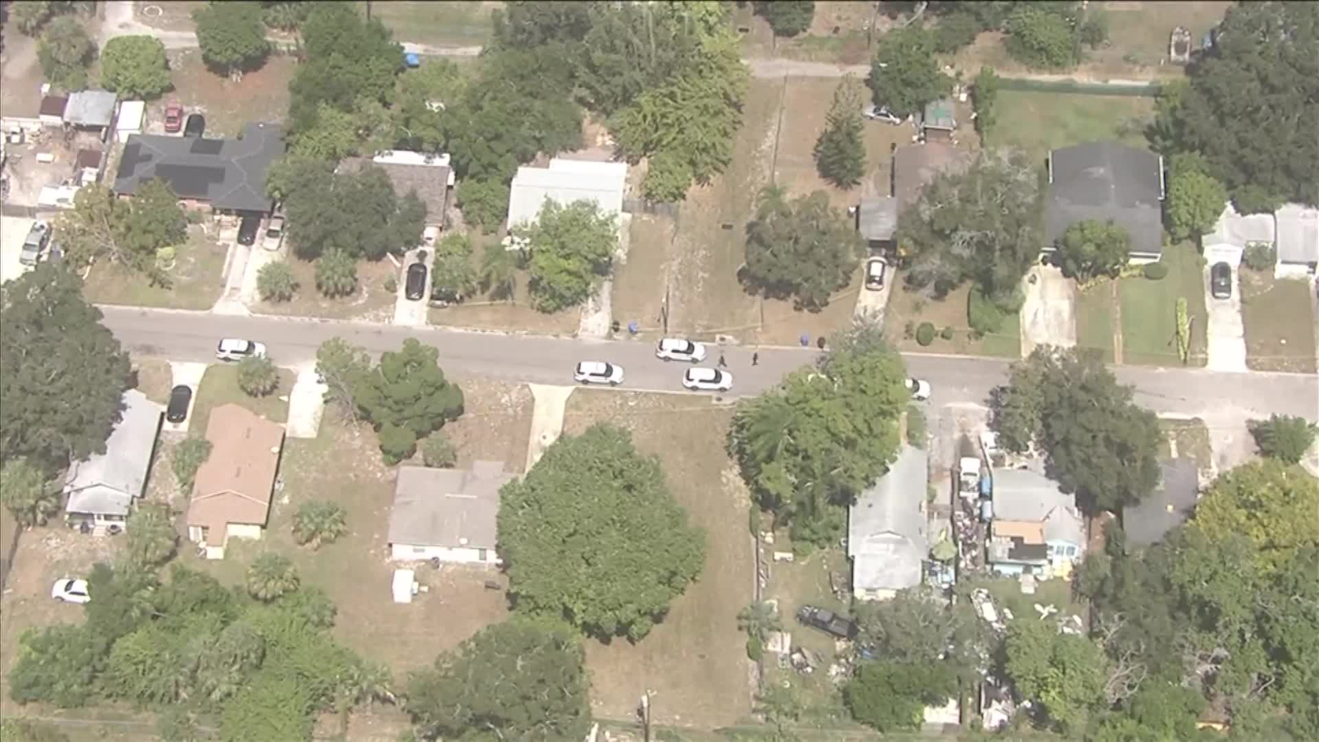 Man shot in St. Petersburg neighborhood, police investigating – WFLA