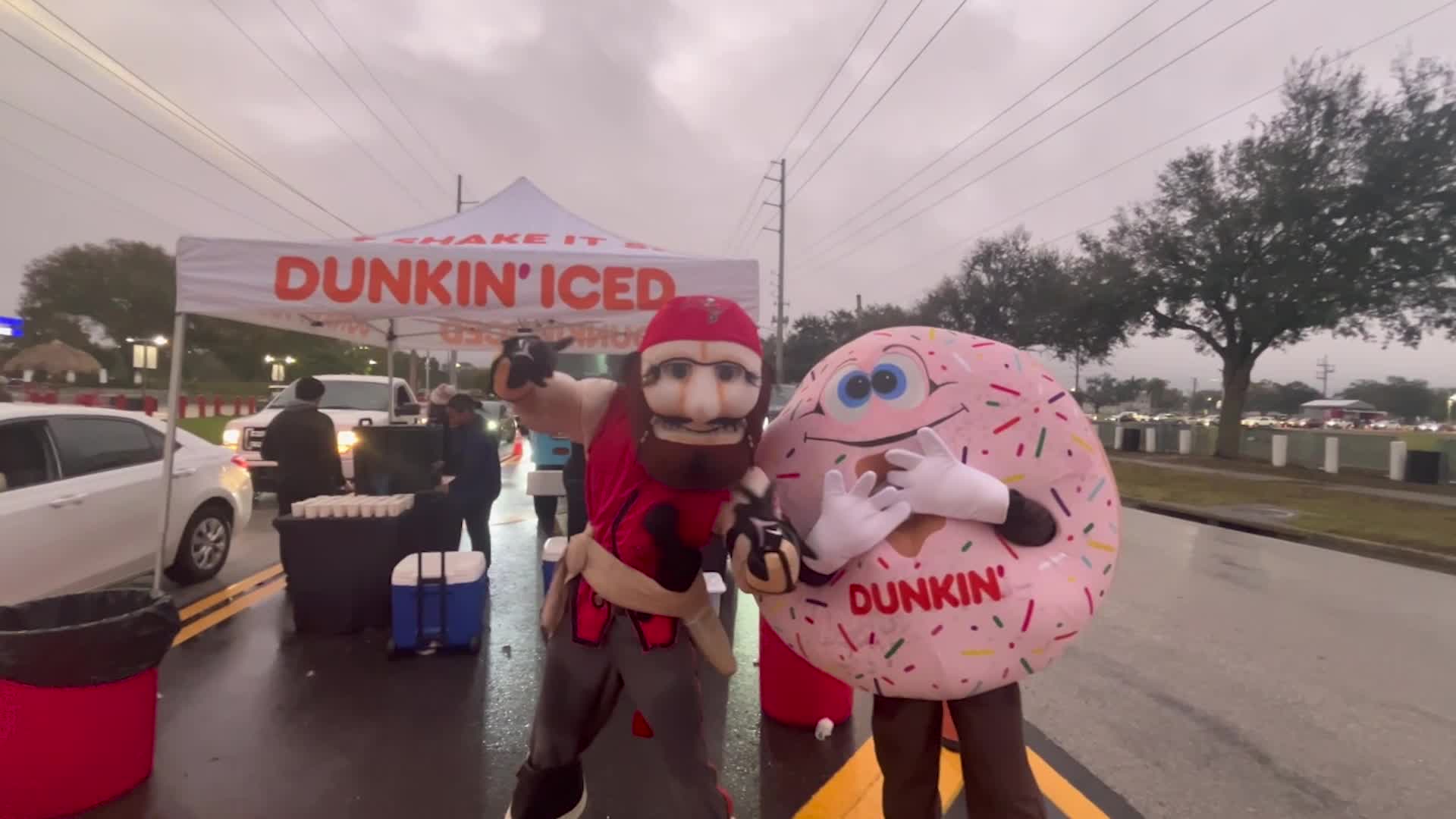 Dunkin’ surprises lucky Bucs fan with playoff tickets – WFLA