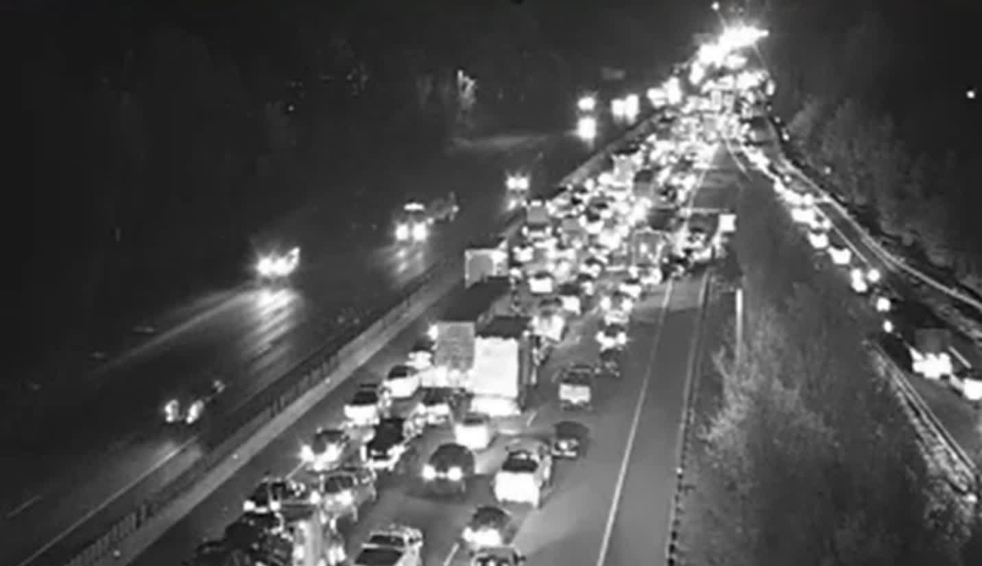 WATCH: Traffic at standstill after crash on I-95 in Alexandria
