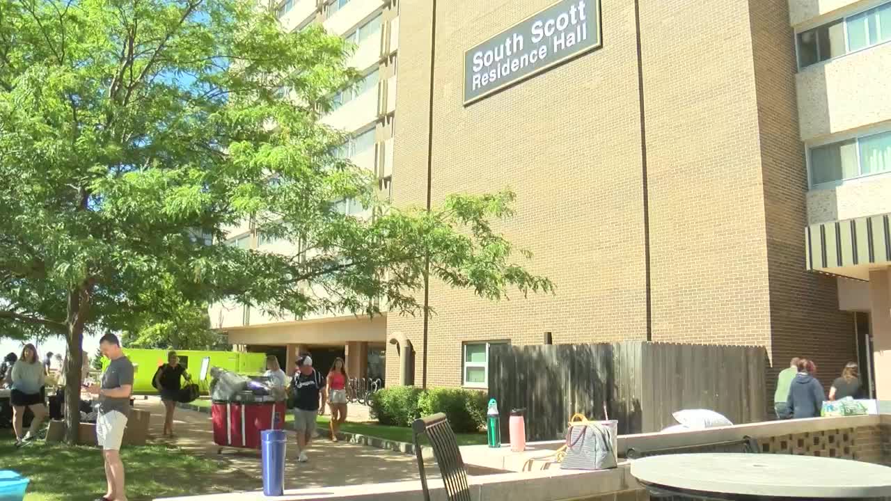 UW Oshkosh movein day is the start of a new chapter WFRV Local 5 Green Bay, Appleton