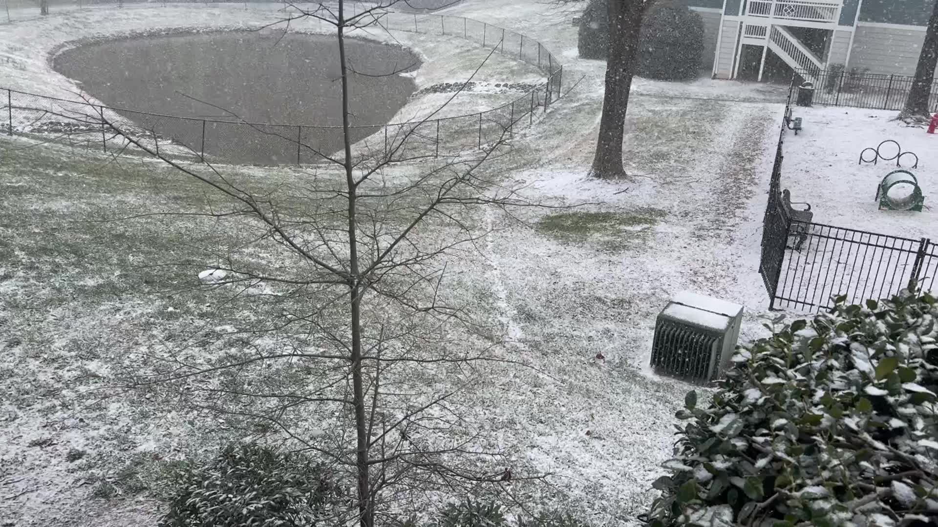 Snow falling down in Greensboro, North Carolina – FOX8 WGHP