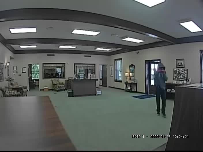 Suspect in Clemmons bank robbery still sought by sheriff’s office