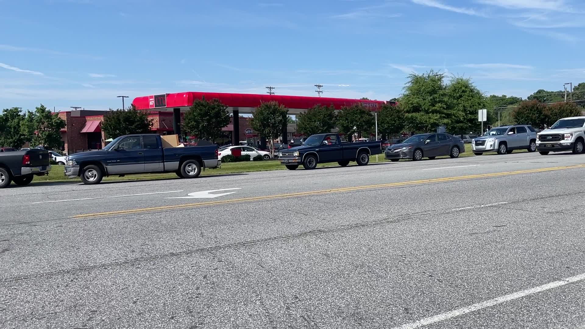 Lines at Sheetz in High Point for low price gas FOX8 WGHP
